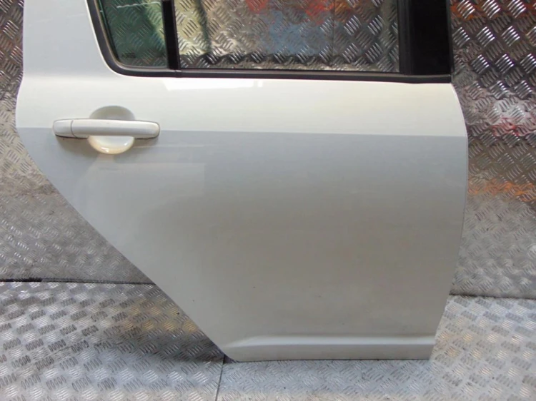 DRZWI PRAWY TYŁ SUZUKI SWIFT IV MK6