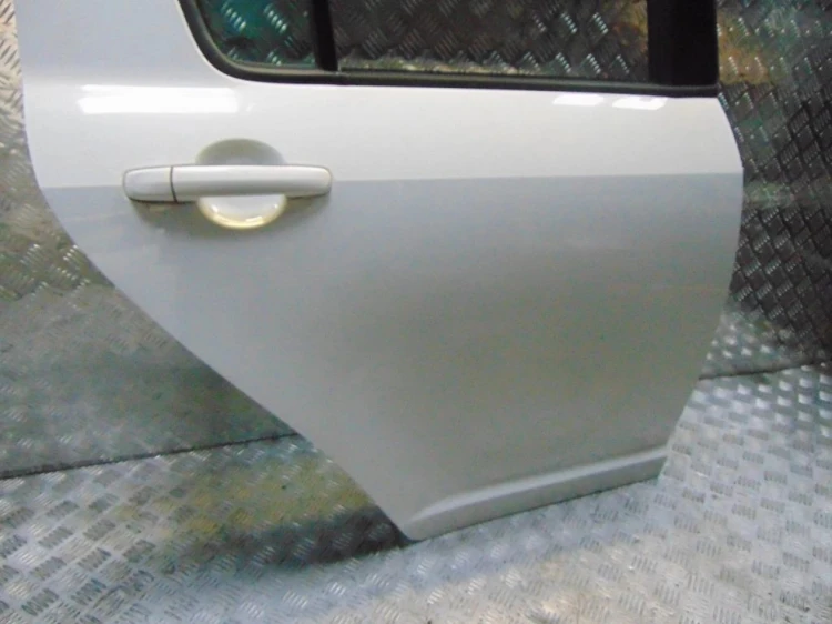 DRZWI PRAWY TYŁ SUZUKI SWIFT IV MK6