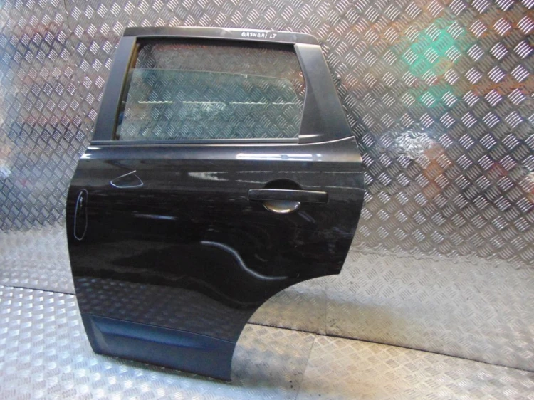 DRZWI LEWY TYŁ NISSAN QASHQAI (2007-2013)