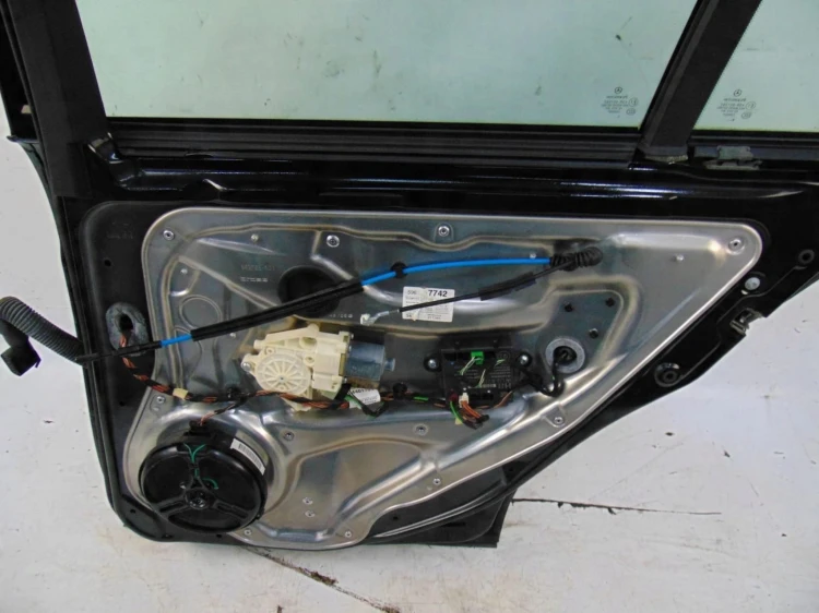 DRZWI PRAWY TYŁ MERCEDES C W204 (2007-2011) 2.2 CDI 136KM