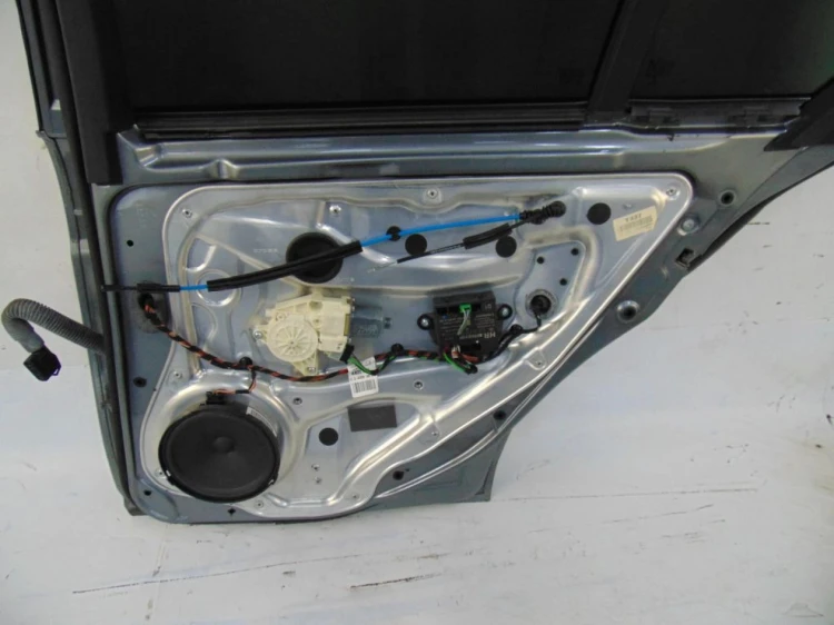 DRZWI PRAWY TYŁ MERCEDES C W204 LIFT (2011-2014) 2.2 CDI 170KM
