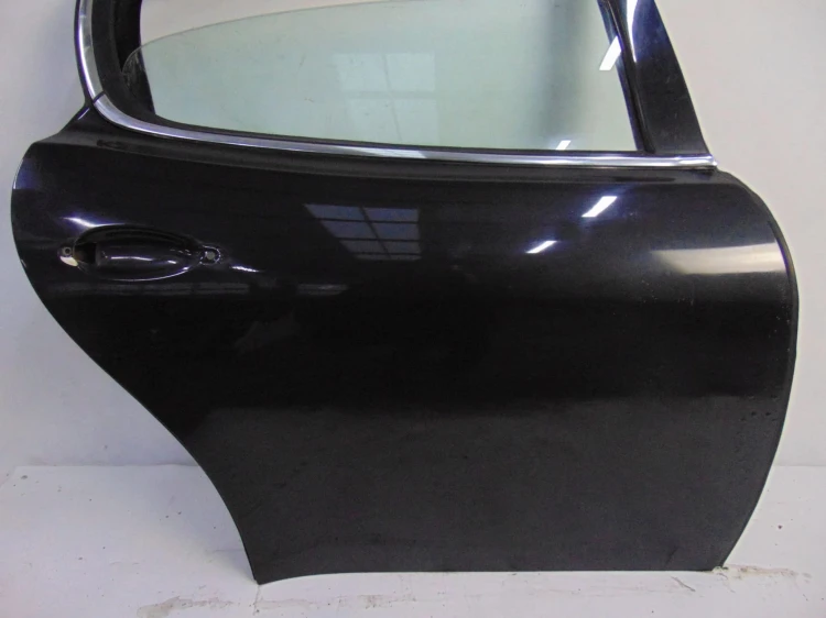 DRZWI PRAWY TYŁ MASERATI Quattroporte V(2004-2012)
