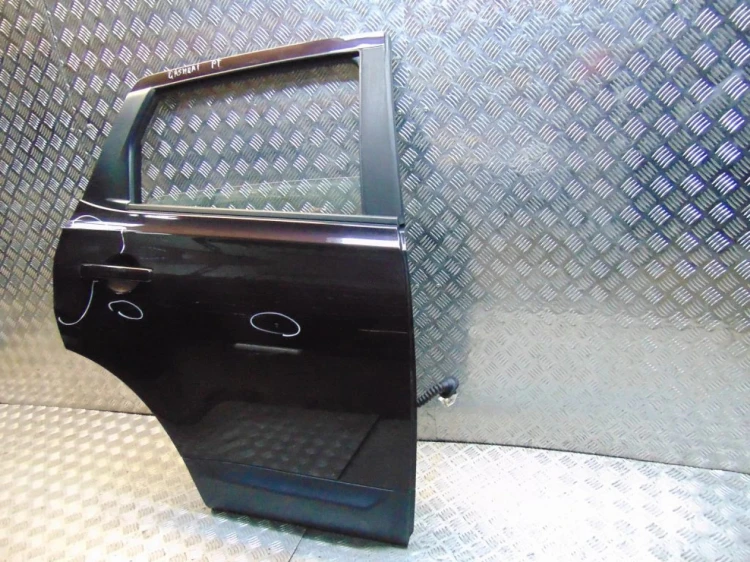 DRZWI PRAWY TYŁ NISSAN QASHQAI LIFT (2009-2013) 1.6 16V
