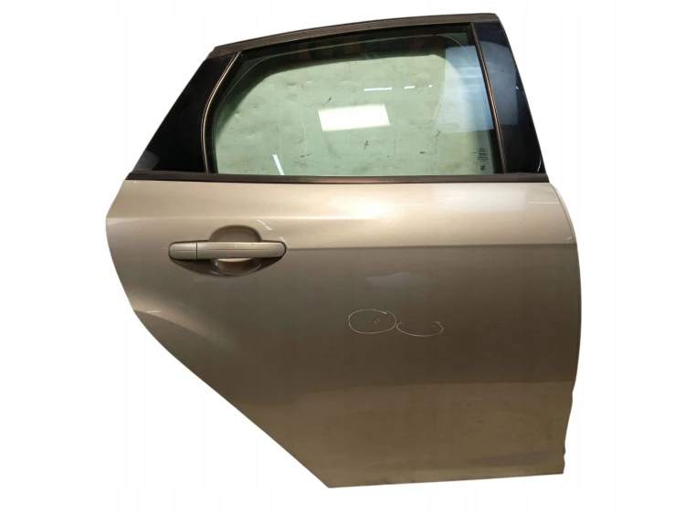DRZWI PRAWY TYŁ FORD FOCUS MK3 LIFT (2014-2018) SEDAN KOD LAKIERU HI