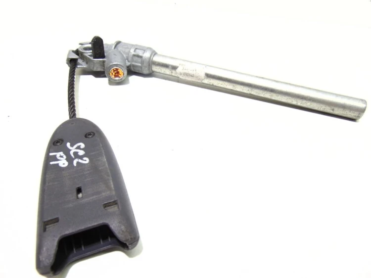 NAPINACZ PASA PRAWY PRZÓD RENAULT SCENIC II (2003-2005)