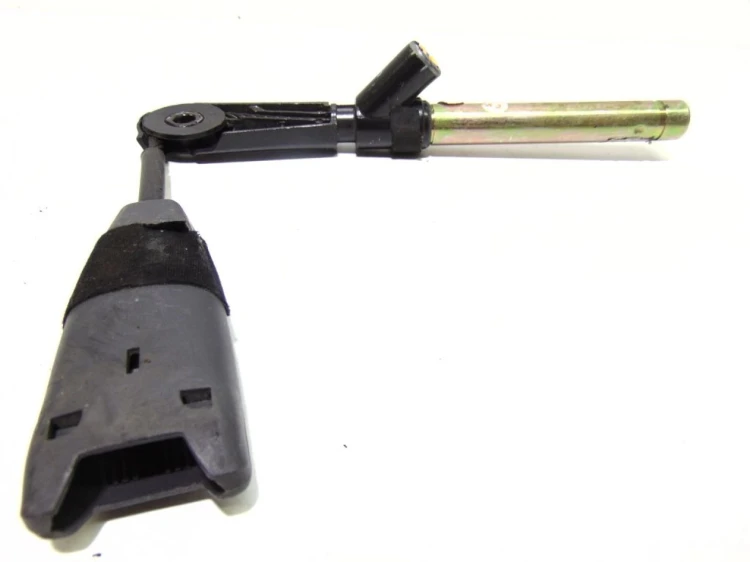 NAPINACZ PASA PRAWY PRZÓD RENAULT LAGUNA II LIFT (2005-2007)