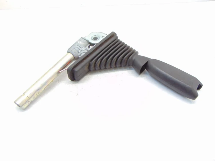 NAPINACZ PASA PRAWY PRZÓD NISSAN QASHQAI (2007-2013) 1.5 DCI
