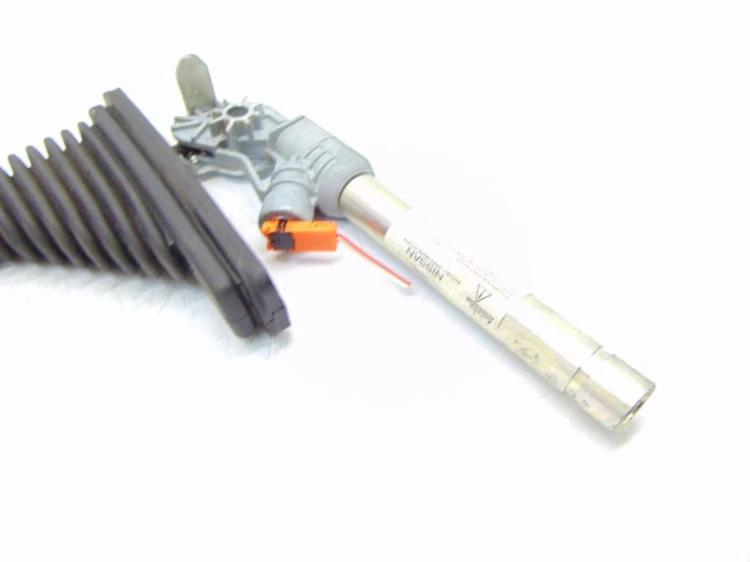 NAPINACZ PASA PRAWY PRZÓD NISSAN QASHQAI (2007-2013) 1.5 DCI