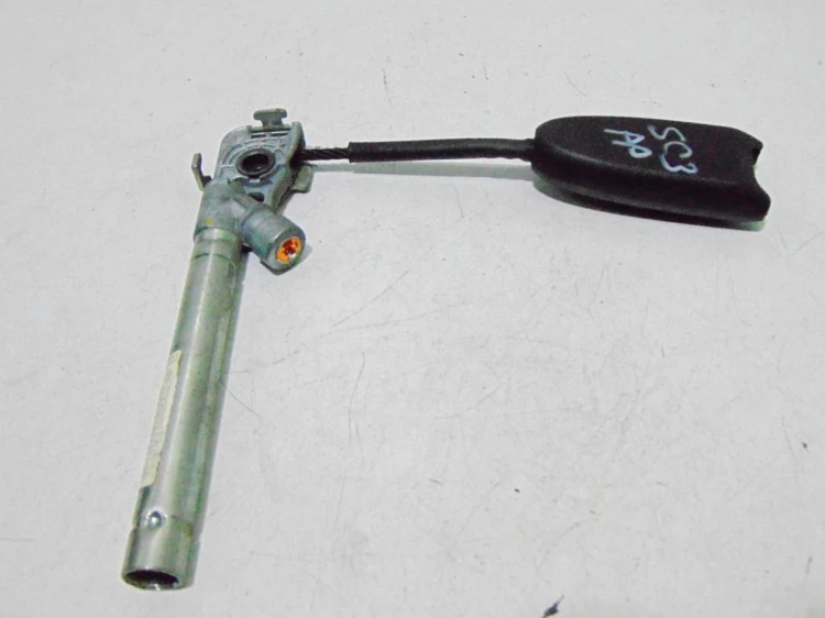 NAPINACZ PASA PRAWY PRZÓD RENAULT SCENIC III (2009-2013)