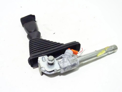 NAPINACZ PASA PRAWY PRZÓD NISSAN QASHQAI (2007-2013)