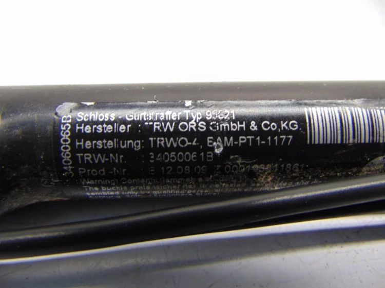 NAPINACZ PASA PRAWY PRZÓD BMW E82 (2007-2011) 33040941