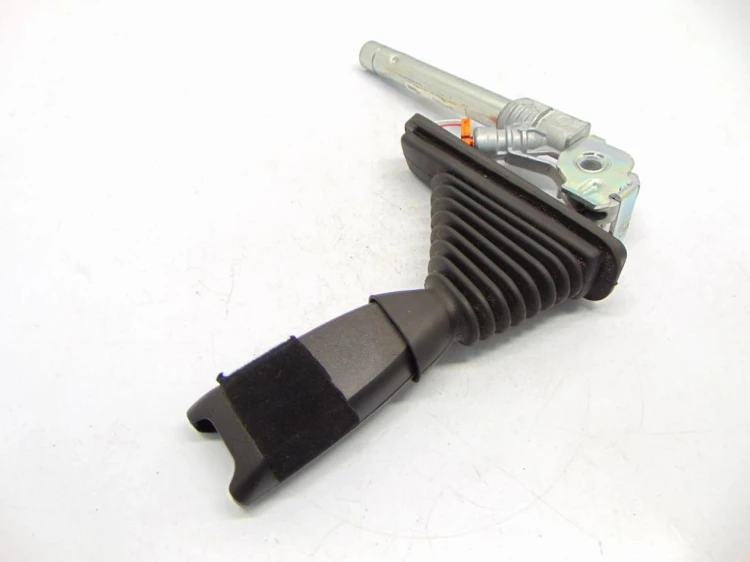 NAPINACZ PASA PRAWY PRZÓD NISSAN QASHQAI (2007-2013) 86843 JD000