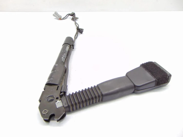NAPINACZ PASA PRAWY PRZÓD BMW E81 LIFT(2007-2011) 34060065B