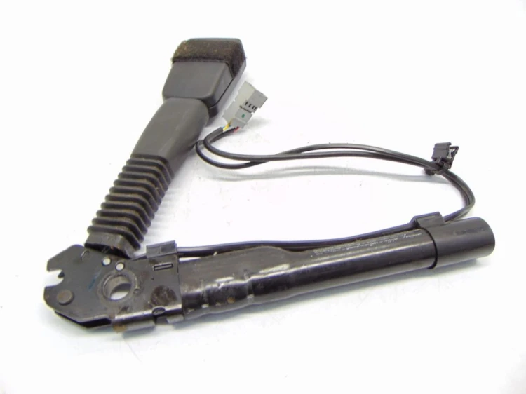 NAPINACZ PASA LEWY PRZÓD BMW E81 LIFT(2007-2011) 34060064B