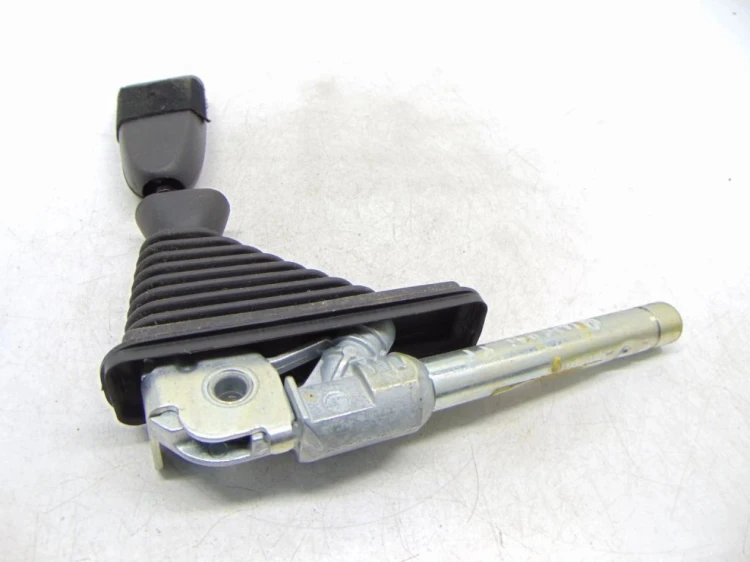 NAPINACZ PASA PRAWY PRZÓD NISSAN QASHQAI (2007-2013) 2.0 DCI 86843 JD000