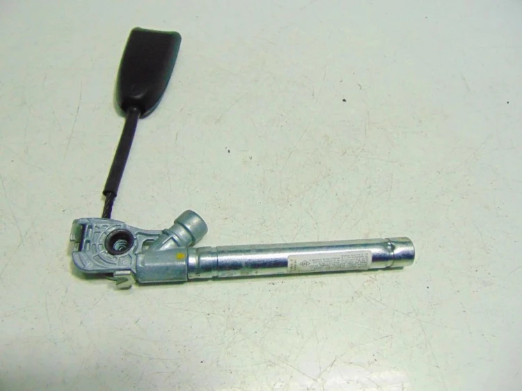 NAPINACZ PASA PRAWY PRZÓD RENAULT SCENIC III (2009-2013) 1.6 16V