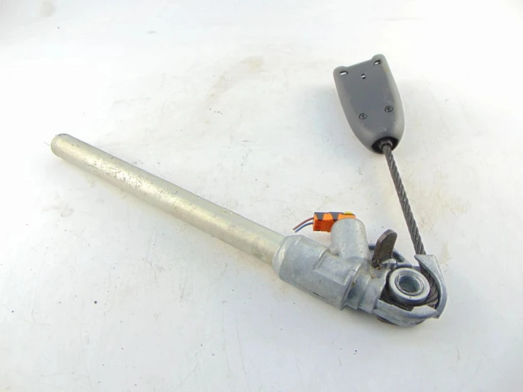 NAPINACZ PASA PRAWY PRZÓD RENAULT MEGANE II LIFT (2005-2008) 1.5 DCI