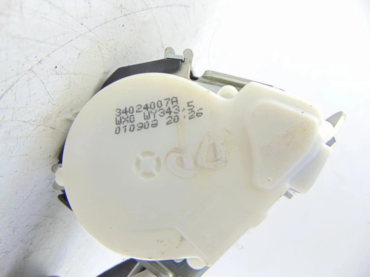 PAS BEZPIECZEŃSTWA PRAWY PRZÓD BMW E88 2.0 D N47D20A