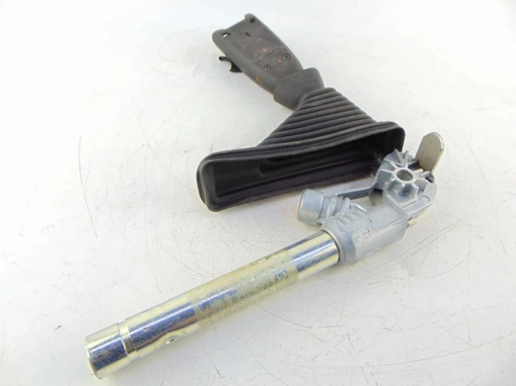 NAPINACZ PASA PRAWY PRZÓD NISSAN QASHQAI (2007-2013)