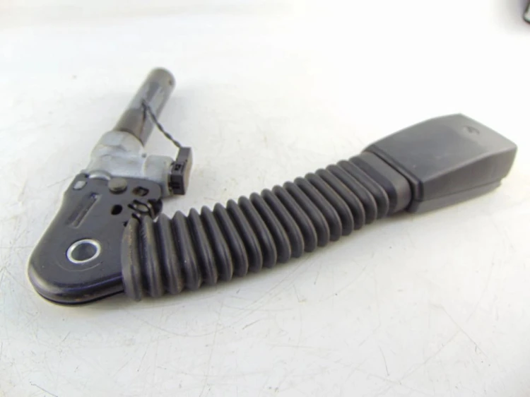 NAPINACZ PASA PRAWY PRZÓD BMW E46 2.0 D 563067417C