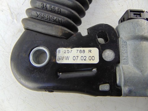 NAPINACZ PASA PRAWY PRZÓD BMW E46 2.0 D 563067417C