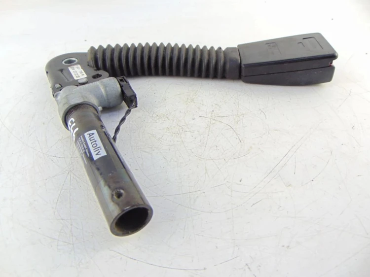 NAPINACZ PASA PRAWY PRZÓD BMW E46 2.0 D 563067417C