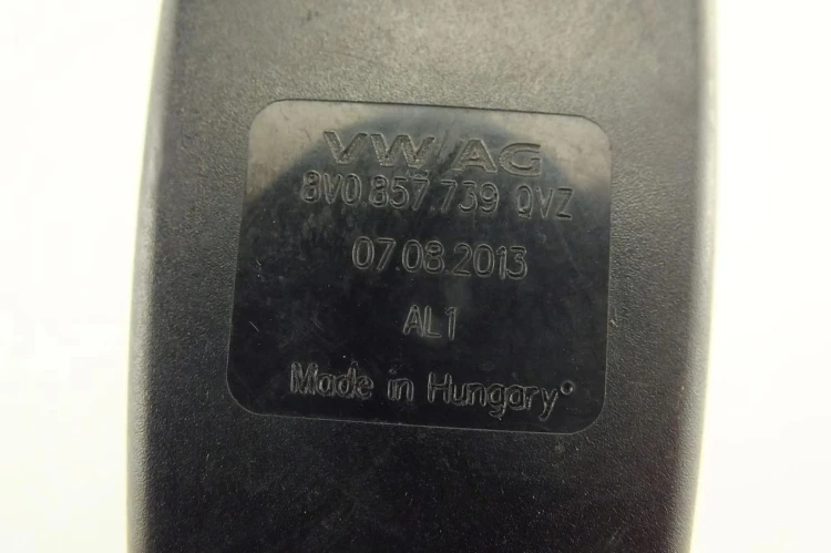 ZAPIĘCIE ZAPINKA PASA TYŁ AUDI A3 8V (2012-2016) 1.6 TDI 105KM 8V0857739