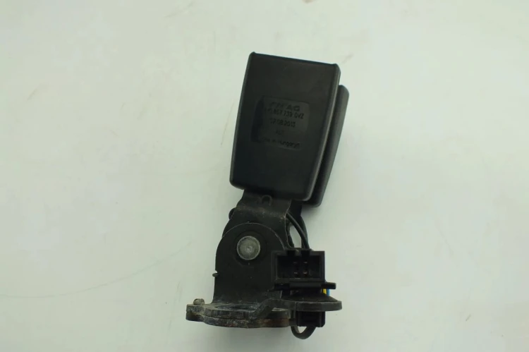 ZAPIĘCIE ZAPINKA PASA TYŁ AUDI A3 8V (2012-2016) 1.6 TDI 105KM 8V0857739