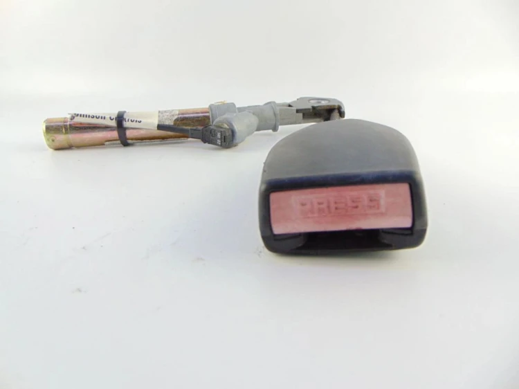 NAPINACZ PASA LEWY PRZÓD RENAULT CLIO II (1998-2003) 1.2 8V