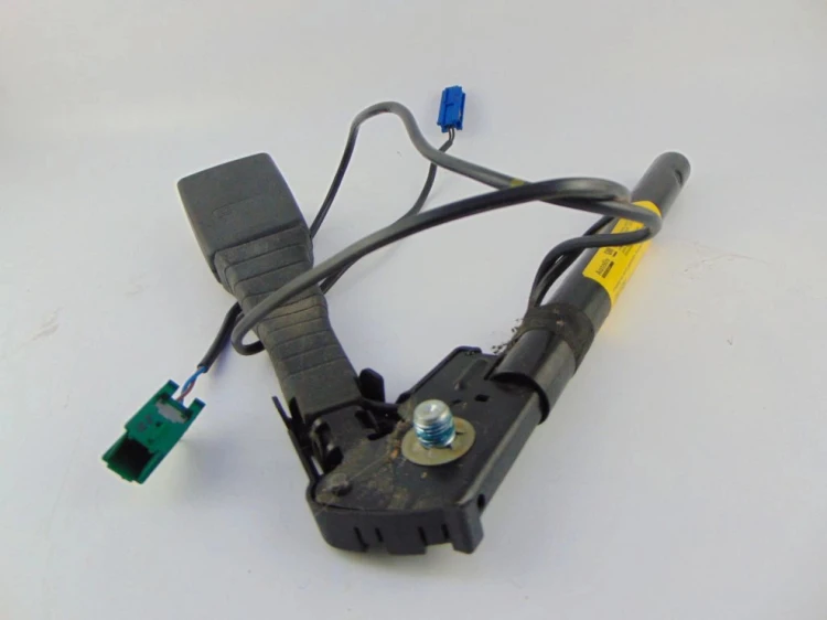 NAPINACZ PASA PRAWY PRZÓD OPEL ASTRA H (2006-2014) 1.9 CDTI