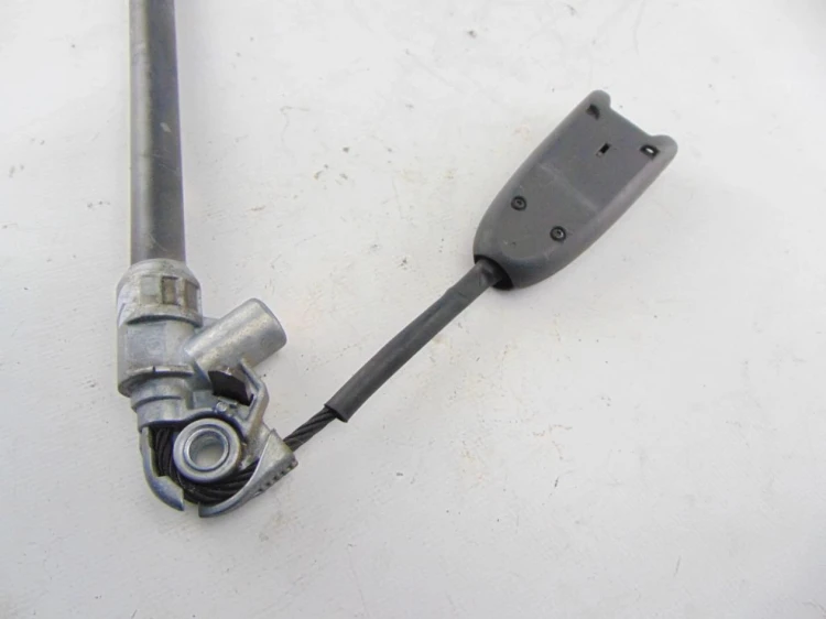 NAPINACZ PASA PRAWY PRZÓD RENAULT SCENIC II (2003-2005)
