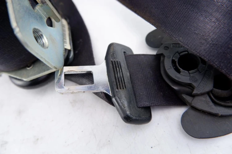 PAS BEZPIECZEŃSTWA LEWY PRZÓD VOLKSWAGEN JETTA (2005-2011) 1.9 TDI