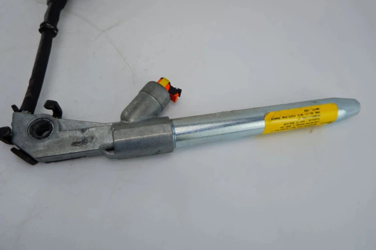NAPINACZ PASA PRAWY PRZÓD CITROEN C4 PICASSO (2006-2013)