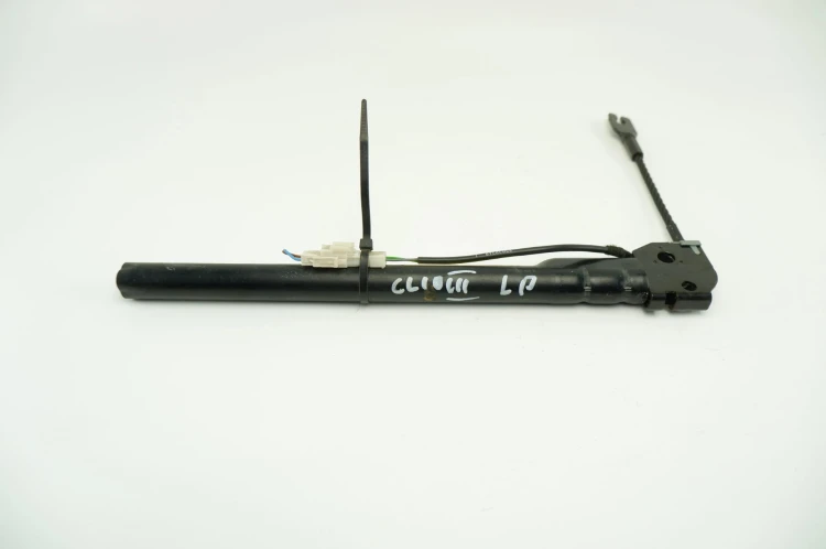 NAPINACZ PASA LEWY PRZÓD RENAULT CLIO III (2005-2009) 33061871A