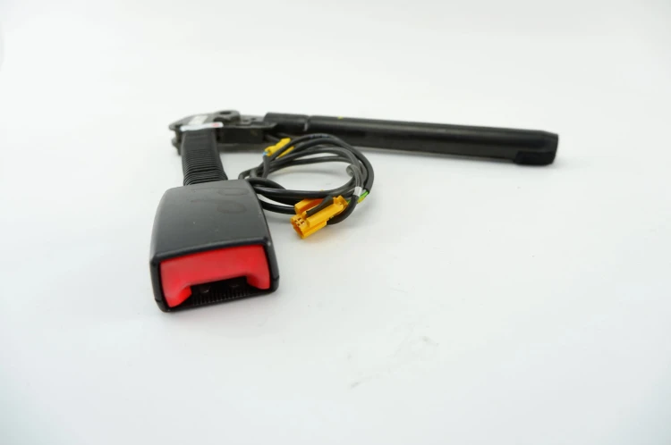 NAPINACZ PASA PRAWY PRZÓD MERCEDES CLS C219(2004-2010) 3.0 CDI A2118602069