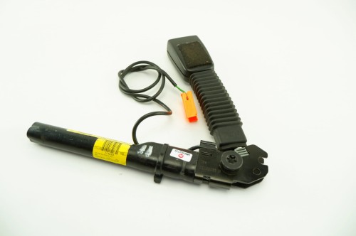 NAPINACZ PASA LEWY PRZÓD FORD FOCUS MK2 (2004-2011) 2.0 TDCI 33043107E