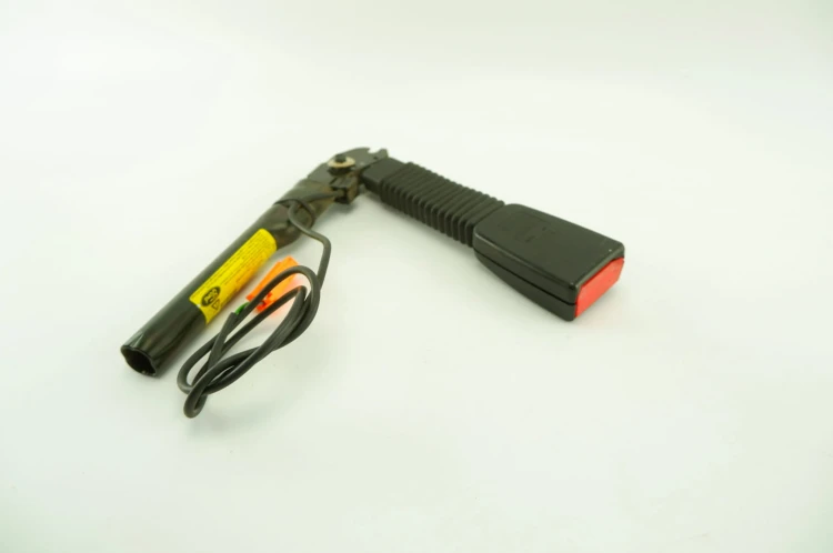 NAPINACZ PASA PRAWY PRZÓD FORD FOCUS MK2 (2004-2007) 1.6 TDCI 109KM 4M51-A6