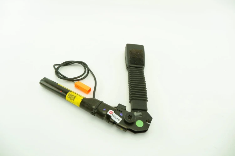 NAPINACZ PASA PRAWY PRZÓD FORD FOCUS MK2 (2004-2007) 1.6 TDCI 109KM 4M51-A6