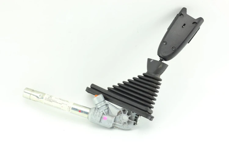 NAPINACZ PASA PRAWY PRZÓD NISSAN QASHQAI+2 J10 LIFT (2009-2013) 1.6 DCI 130