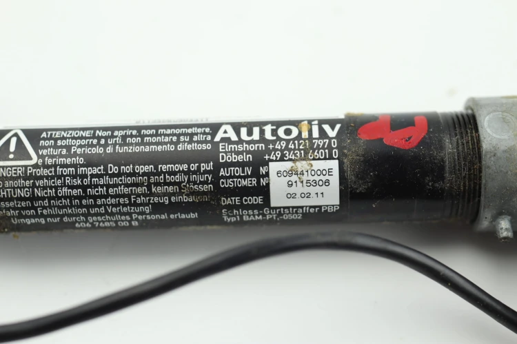 NAPINACZ PASA PRAWY PRZÓD BMW F10 (2010-2013) 2.0 D 184KM 609441000E