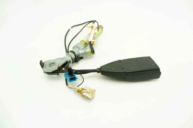 NAPINACZ PASA PRAWY PRZÓD RENAULT CLIO II (1998-2003) 1.2 8503398