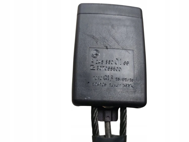 ZAPINKA PASA PRAWY PRZÓD MERCEDES A W176 (2012-2015) 1.5 CDI 109KM A2468600