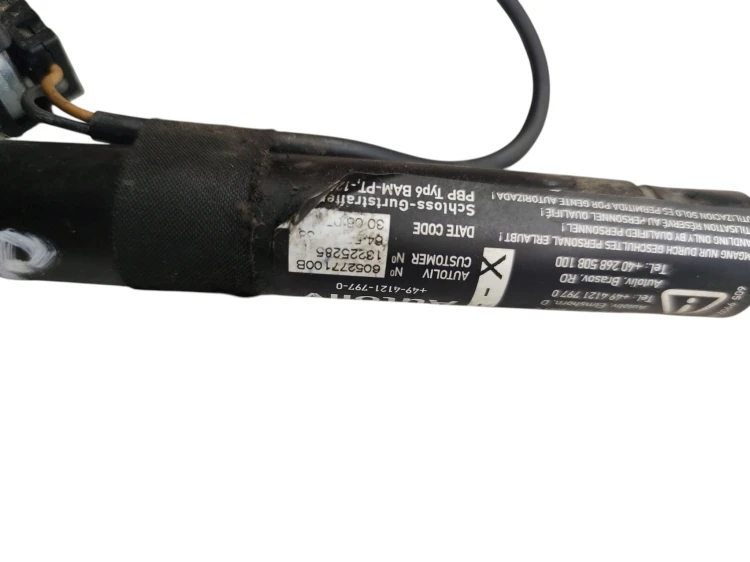 NAPINACZE PASÓW PRZÓD KOMPLET OPEL CORSA D (2006-2011) 1.4 16V 90KM 1322528