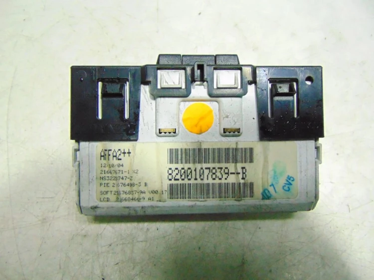 WYŚWIETLACZ RENAULT MEGANE II (2002-2005) 1.9 DCI 8200107839-B