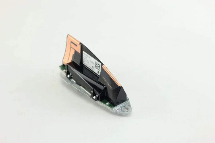ANTENA BMW F40 (2019-) 1.5 D 116KM 6826326-05
