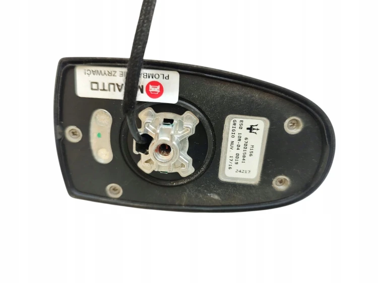 ANTENA DACHOWA PODSTAWA PŁETWA REKINA MASERATI GHIBLI III 670015841