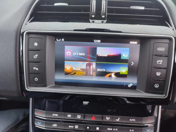 WYŚWIETLACZ JAGUAR XE X760 (2015-2019) 2.0 D 163KM FK72-19C299-AA