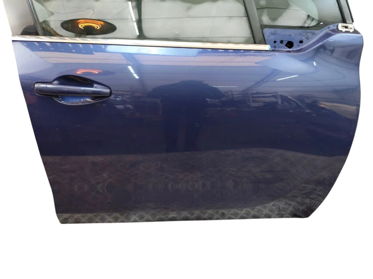 DRZWI PRAWY PRZÓD PEUGEOT 208 I (2012-2015) 1.2 VTI 82KM