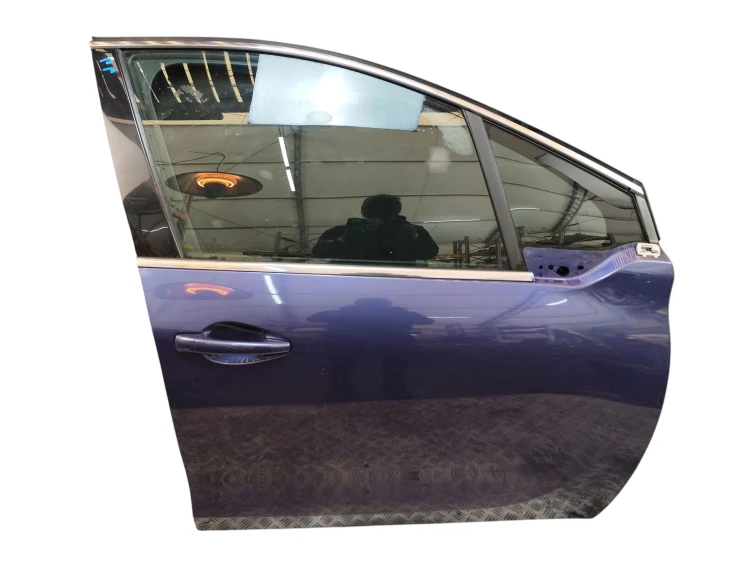 DRZWI PRAWY PRZÓD PEUGEOT 208 I (2012-2015) 1.2 VTI 82KM