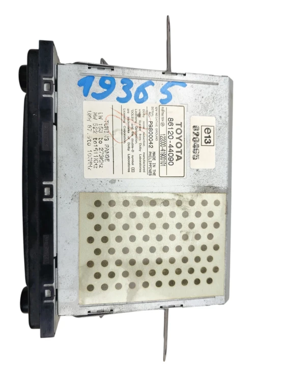 RADIO TOYOTA AVENSIS VERSO (2001-2009) 2.0 D4D 115KM 86120-44090